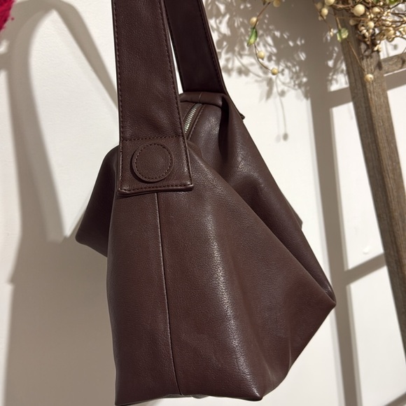 Elegant Brown Faux Leather Shoulder Bag - Picture 7 of 13